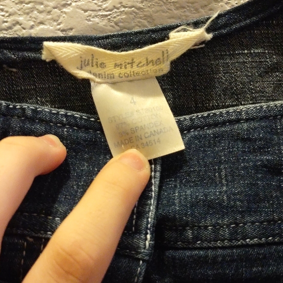 Julie Mitchell - Picture 6 of 6